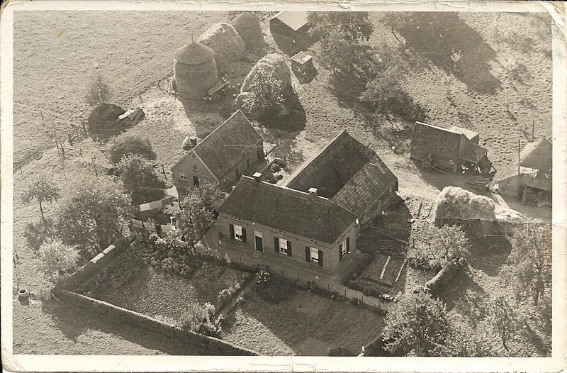 Luchtfoto boerderij Koedokter begin jaren 50